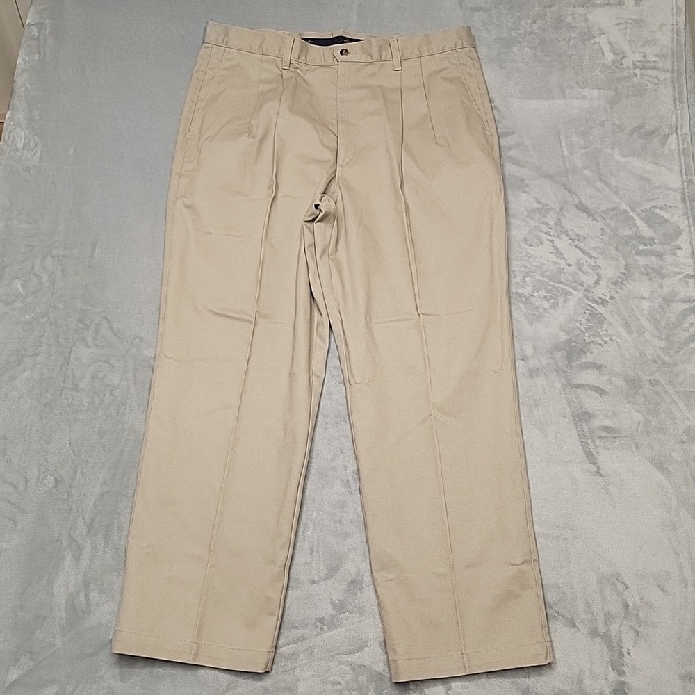 Dockers Pants Mens 40x30 Beige Classic Khakis No Wrinkle Twill Pleated Cotton